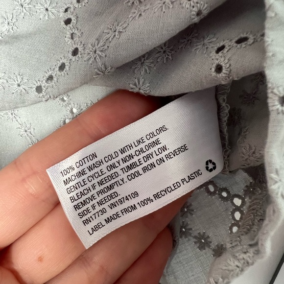 NWT Knox Rose: Off Shoulder Blouse Pale Blue: Medium - Picture 4 of 7